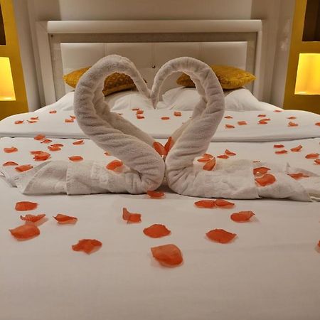 Spa Celyna Appartement Avec Jacuzzi Privatif Lyon Kültér fotó