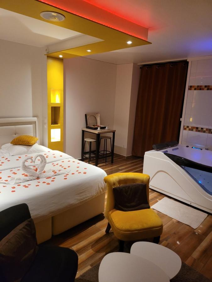 Spa Celyna Appartement Avec Jacuzzi Privatif Lyon Kültér fotó